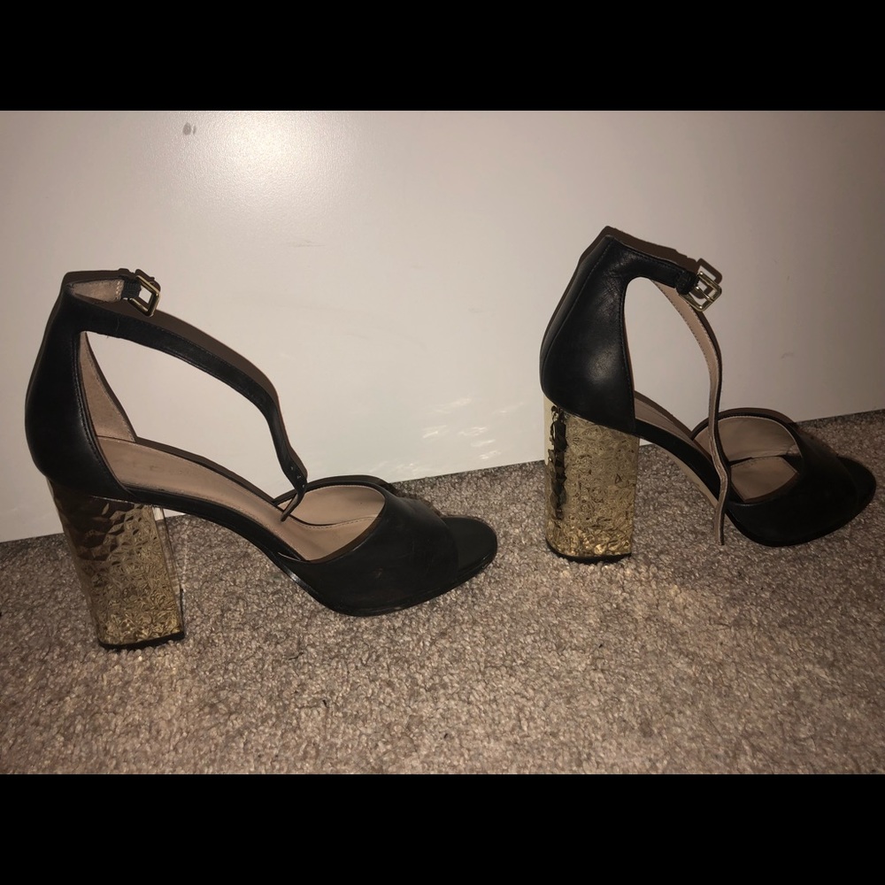 ALDO- BLACK HEELS WITH GOLD DETAILING